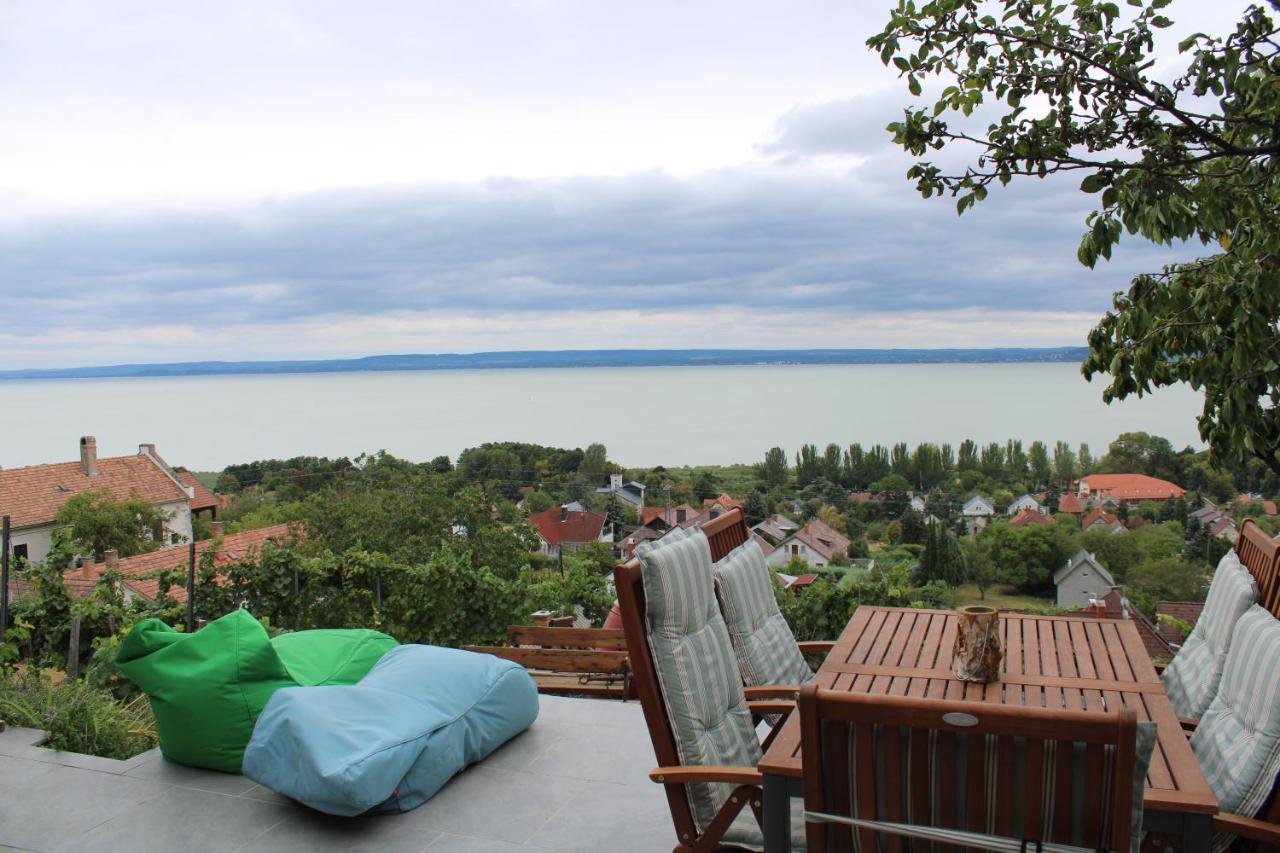 Panorama Apartmanhaz Бадачонтомай Екстериор снимка